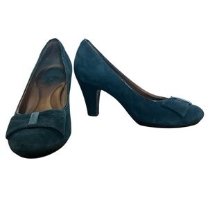 Clarks Suede Heels black